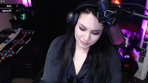 MetalPocahotass online show from December 8, 3:21 am