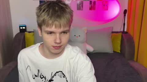 Arthur online show from March 4, 8:04 pm