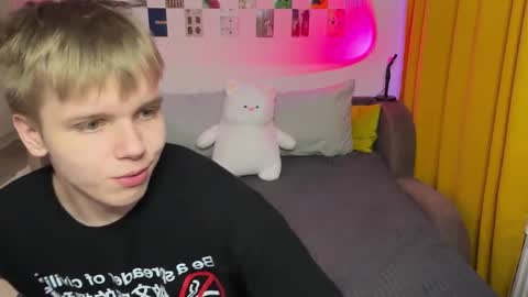 Arthur online show from March 9, 11:42 pm