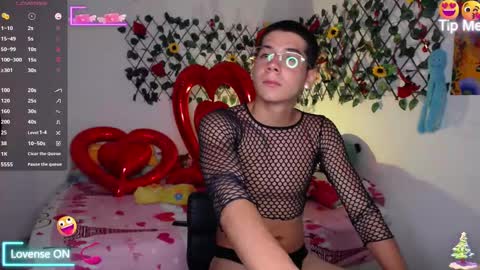 Snapshot of mexican_cum chatting on February 18, 5:53 am Jhon online show from February 18, 5:53 am