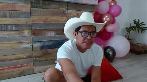 Snapshot of mexicaniito1 chatting on December 2, 7:27 pm YisusMx online show from December 2, 7:27 pm