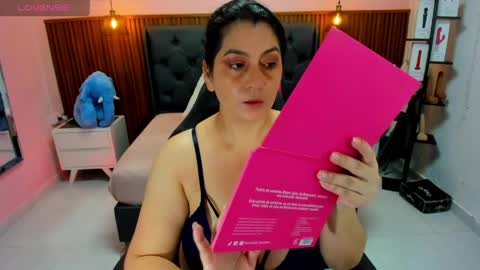 meylagia online show from May 28, 3:04 am