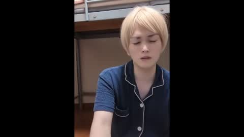 Snapshot of mgnhiroyuki chatting on June 21, 2:03 am mgnhiroyuki online show from June 21, 2:03 am