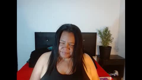Snapshot of mhia1972 chatting on December 25, 6:09 pm mhia1972 online show from December 25, 6:09 pm