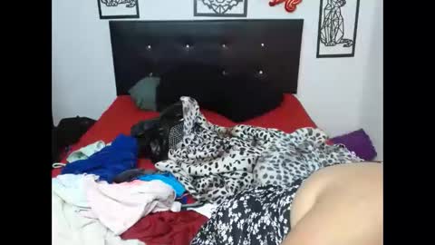 mhia1972 online show from October 21, 9:59 pm