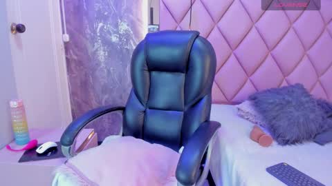 MHONIK BELUCI online show from March 19, 10:25 pm