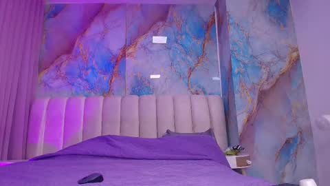 Emi online show from March 18, 7:17 pm