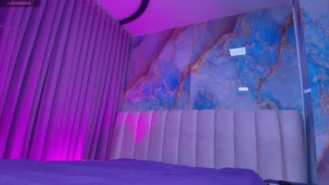 Emi online show from March 30, 7:15 pm