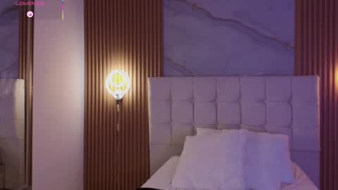 Snapshot of mia_2406_ chatting on September 10, 11:38 pm mia online show from September 10, 11:38 pm