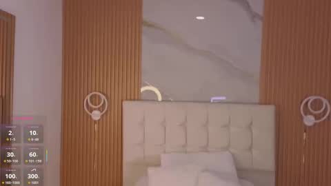 Snapshot of mia_2406_ chatting on October 15, 10:10 pm mia online show from October 15, 10:10 pm