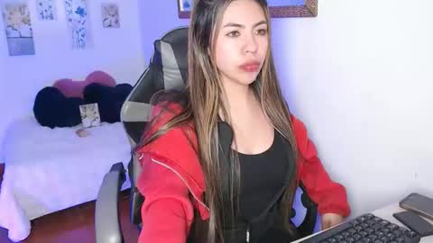 mia__888 online show from January 19, 11:47 am