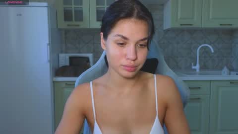 Mia online show from October 7, 3:47 am