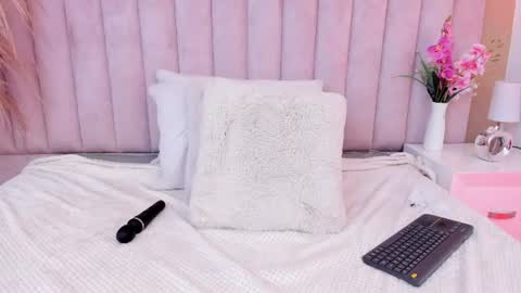 mia__bailey_ online show from July 15, 9:31 pm
