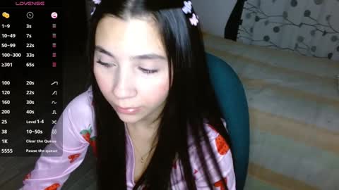 Mia online show from December 16, 11:28 pm