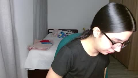 Mia online show from November 8, 3:07 am