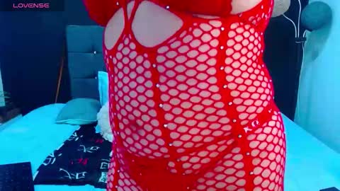 C A L L  M E  M I A  online show from December 4, 5:06 am