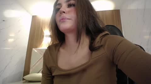 Mia  online show from October 3, 8:17 pm