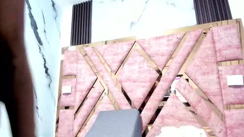 Mia online show from November 12, 11:54 am