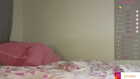 Snapshot of mia_angel_xx chatting on January 24, 4:06 pm Mia  online show from January 24, 4:06 pm