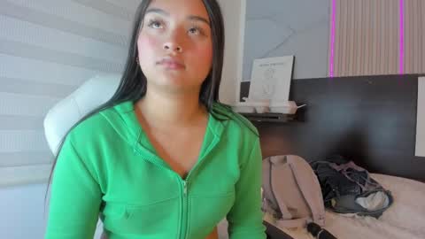 Mia online show from February 20, 10:48 pm