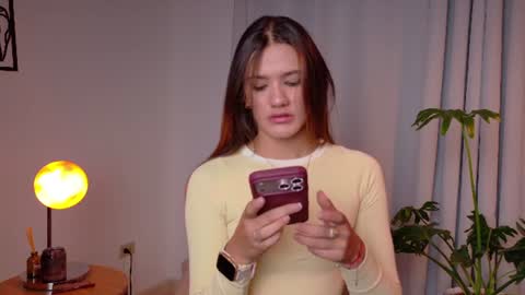 Snapshot of mia_benett_ chatting on July 13, 12:35 am Mia Benett online show from July 13, 12:35 am