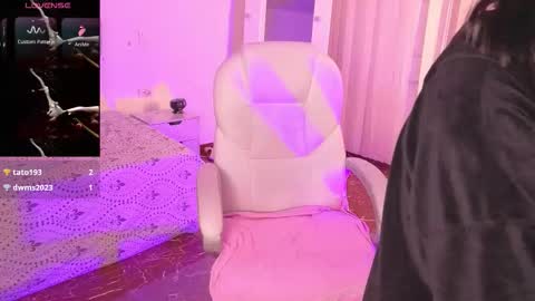 Snapshot of mia_bloom2 chatting on February 6, 5:56 am mia online show from February 6, 5:56 am