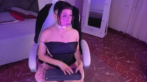 Snapshot of mia_bloom2 chatting on February 20, 4:42 am mia online show from February 20, 4:42 am