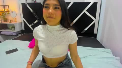 Snapshot of mia_casttellanos chatting on November 3, 8:32 pm  Mia  online show from November 3, 8:32 pm