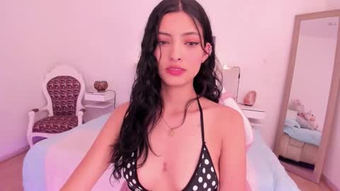 Mia online show from February 15, 8:27 pm