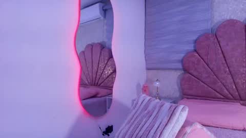 Mia  online show from June 25, 3:06 am