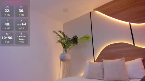 M I A  online show from November 14, 2:54 am