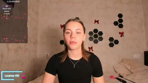 Snapshot of mia_com chatting on February 25, 5:28 am Mia next stream Thursday 1400 UTC1 Friday 1400 UTC1 online show from February 25, 5:28 am