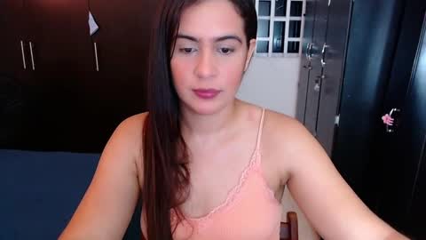 Snapshot of mia_danielsx chatting on December 6, 2:46 am Mia online show from December 6, 2:46 am