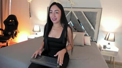 mia_davis__ online show from May 29, 12:03 pm