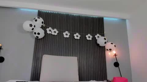 Snapshot of mia_dollce chatting on July 7, 10:52 am Mia Dollce online show from July 7, 10:52 am