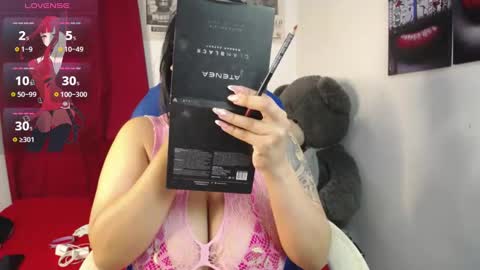 Mia online show from November 19, 10:15 am