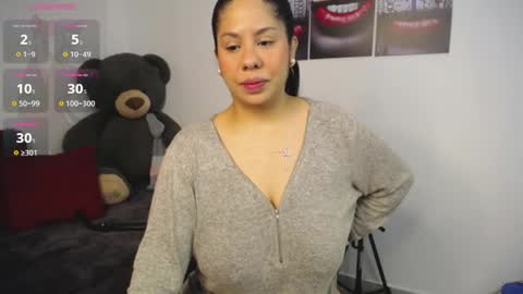 Mia online show from May 25, 1:17 pm
