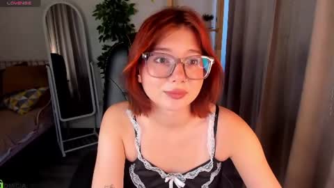 mia_e1fie online show from June 30, 12:44 am