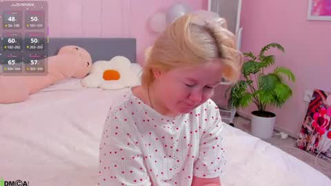 Mia online show from March 22, 2:48 am