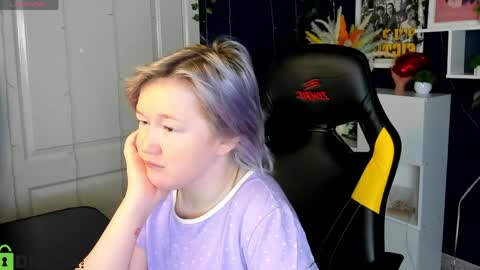 Mia online show from May 22, 3:02 am