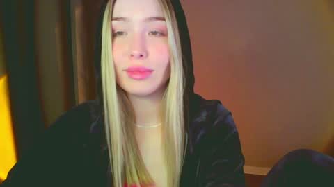 Snapshot of mia_fleur_ chatting on January 11, 1:11 pm Mia online show from January 11, 1:11 pm