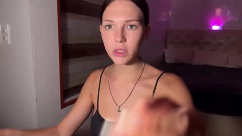 mia_floo online show from November 8, 4:51 pm