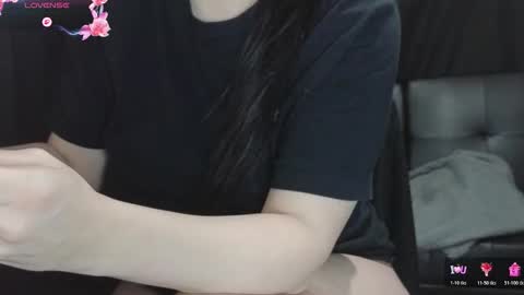 Snapshot of mia_g0ld chatting on February 18, 10:17 pm Golden ones online show from February 18, 10:17 pm