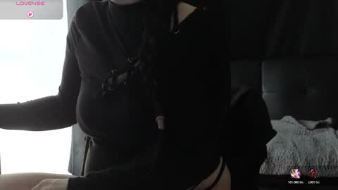 Snapshot of mia_g0ld chatting on March 5, 1:18 pm Golden ones online show from March 5, 1:18 pm