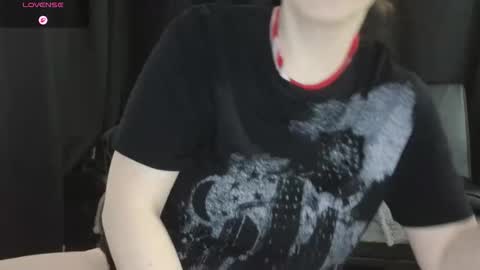 Snapshot of mia_g0ld chatting on March 22, 5:16 pm Golden ones online show from March 22, 5:16 pm