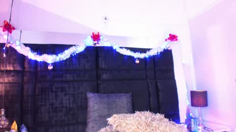 Snapshot of mia_garcia2 chatting on December 15, 1:13 am MIA online show from December 15, 1:13 am