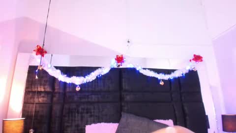 Snapshot of mia_garcia2 chatting on December 17, 8:54 pm MIA online show from December 17, 8:54 pm