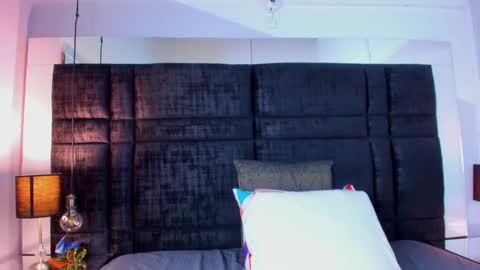Snapshot of mia_garcia2 chatting on January 25, 12:06 am MIA online show from January 25, 12:06 am