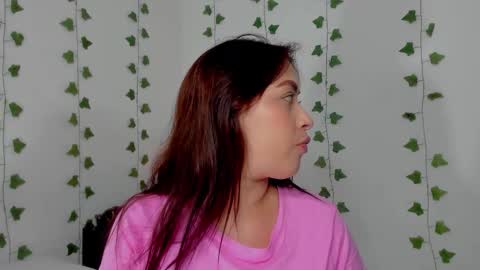 Snapshot of mia_garcia2 chatting on February 17, 10:27 pm MIA online show from February 17, 10:27 pm