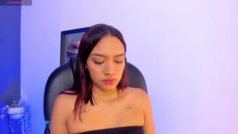 mia_gil_ online show from October 1, 9:10 pm